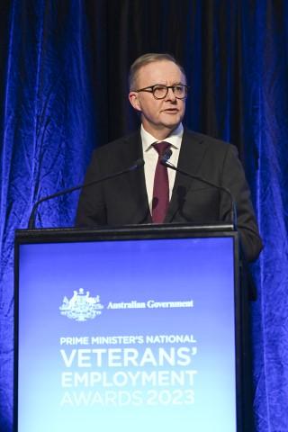 Image of the Prime Minister speaking at the Veteran Employment Awards
