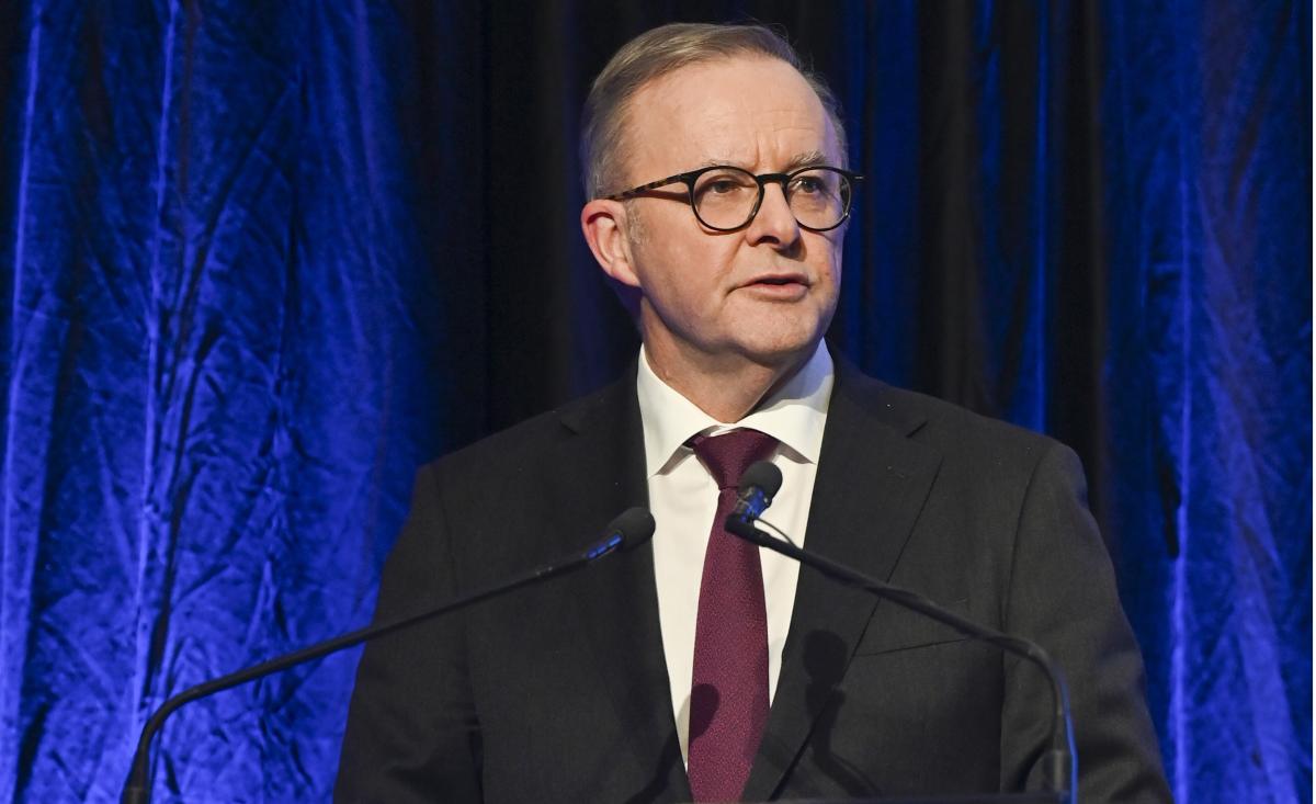 Image of the Prime Minister speaking at the Veteran Employment Awards